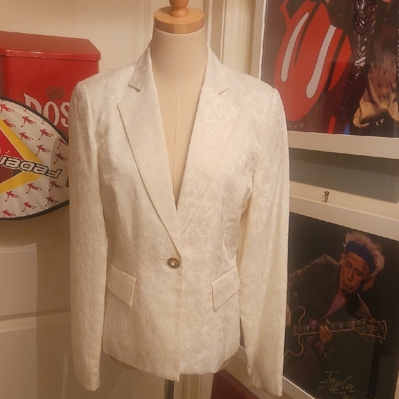 Bob Mackie Jackets & Blazers - Bob Mackie Textured Cream Blazer
